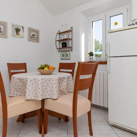 Olive Trees Vila Bol